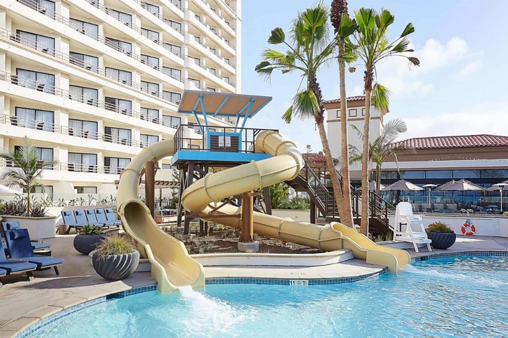 The Waterfront Beach Resort, A Hilton Hotel Image 38